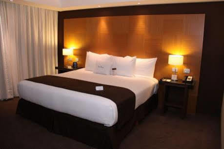Doubletree By Hilton Airport Area Hotel Mexico
